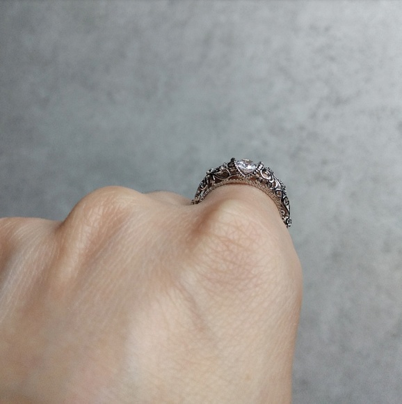 Sale! Silver plated vintage inspired cocktail ring - Picture 4 of 5